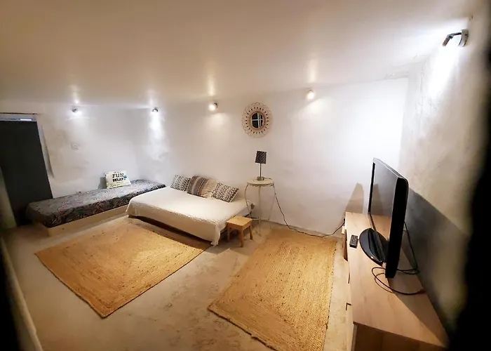 Les Marionnettes, Maison De 80m2 Avec Terrasse * La Rochelle (Charente-Maritime)