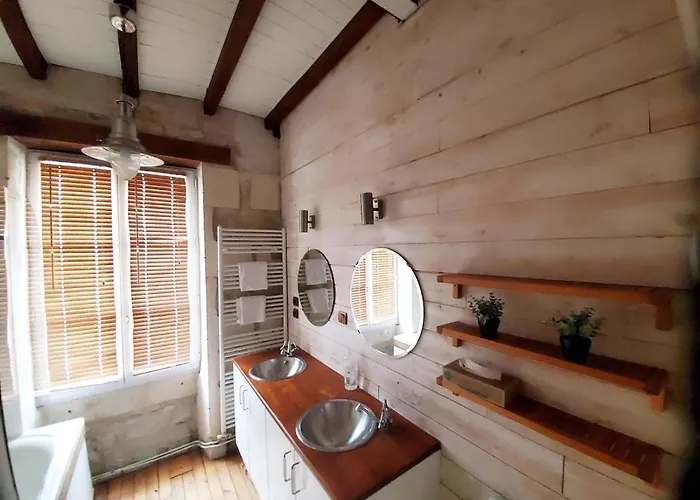 Les Marionnettes, Maison De 80m2 Avec Terrasse * La Rochelle (Charente-Maritime)