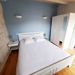 Les Marionnettes, Maison De 80m2 Avec Terrasse *
