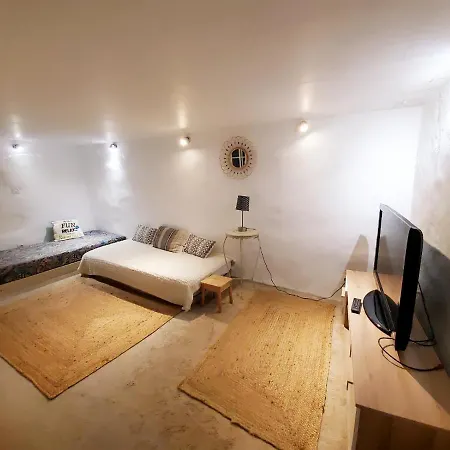 Les Marionnettes, Maison De 80m2 Avec Terrasse * La Rochelle (Charente-Maritime)