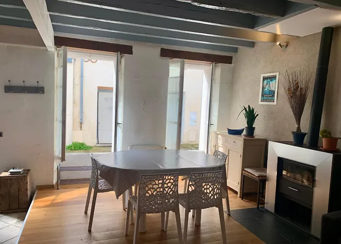 Les Marionnettes, Maison De 80m2 Avec Terrasse